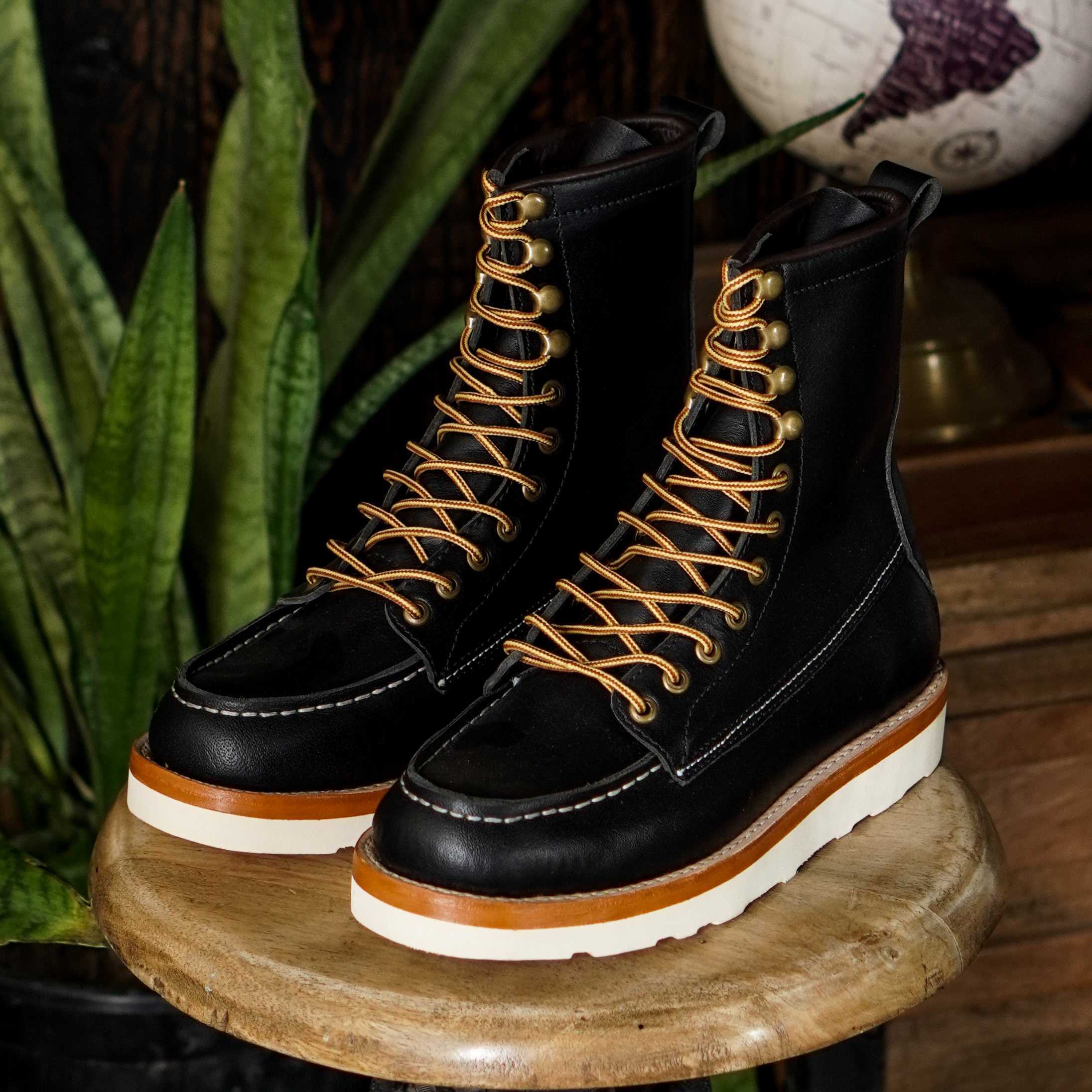 8 inch moc fashion toe boots